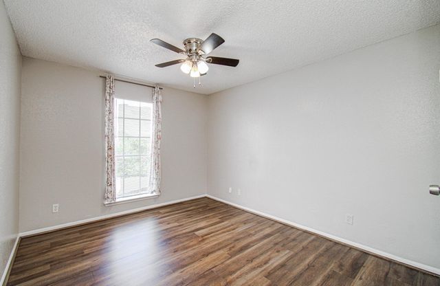 10101 S Gessner Road 405, Houston, TX 77071