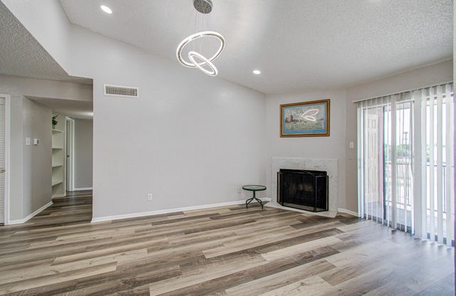 10101 S Gessner Road 405, Houston, TX 77071