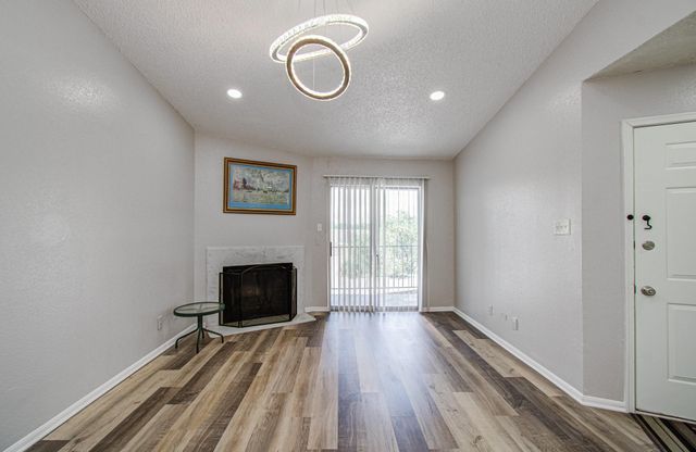 10101 S Gessner Road 405, Houston, TX 77071