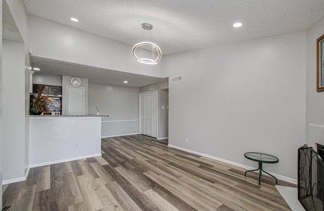 10101 S Gessner Road 405, Houston, TX 77071