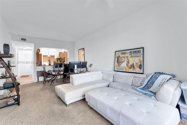 3600 Oaks Clubhouse Dr 103, Pompano Beach, FL 33069