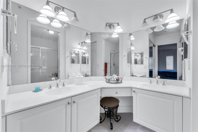 3600 Oaks Clubhouse Dr 103, Pompano Beach, FL 33069