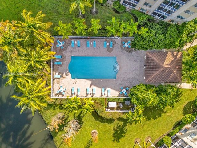 3600 Oaks Clubhouse Dr 103, Pompano Beach, FL 33069