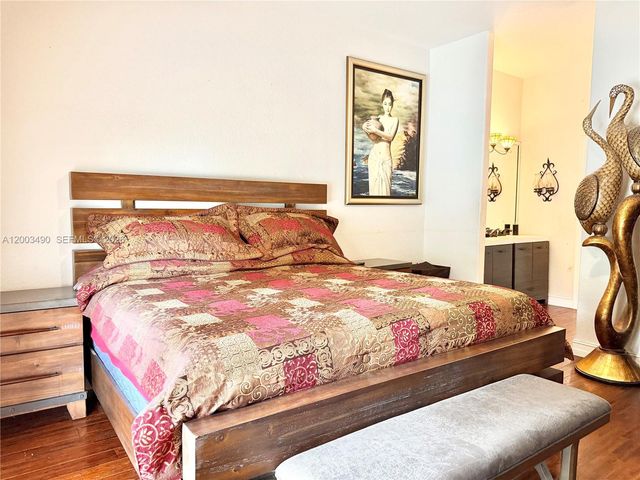 8746 NW 140th Ln, Miami Lakes, FL 33018