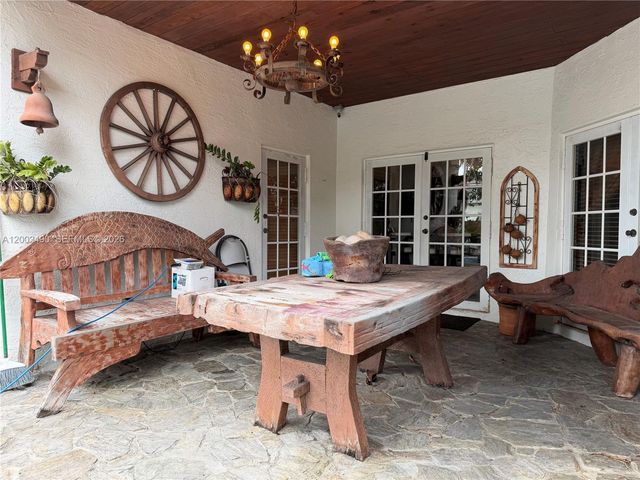 8746 NW 140th Ln, Miami Lakes, FL 33018