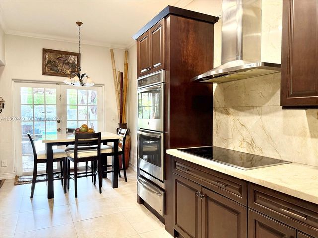 8746 NW 140th Ln, Miami Lakes, FL 33018