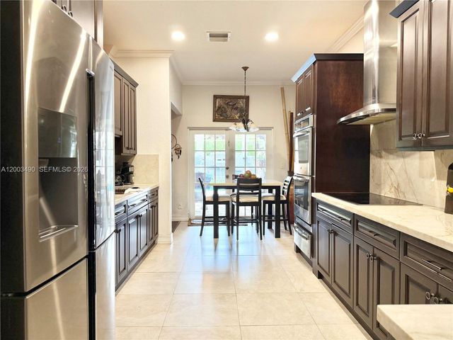 8746 NW 140th Ln, Miami Lakes, FL 33018