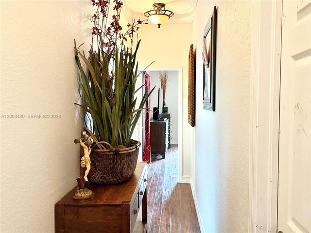 8746 NW 140th Ln, Miami Lakes, FL 33018