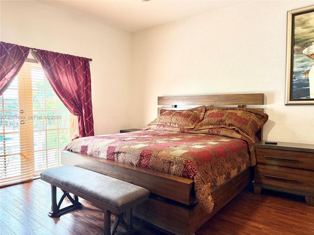 8746 NW 140th Ln, Miami Lakes, FL 33018