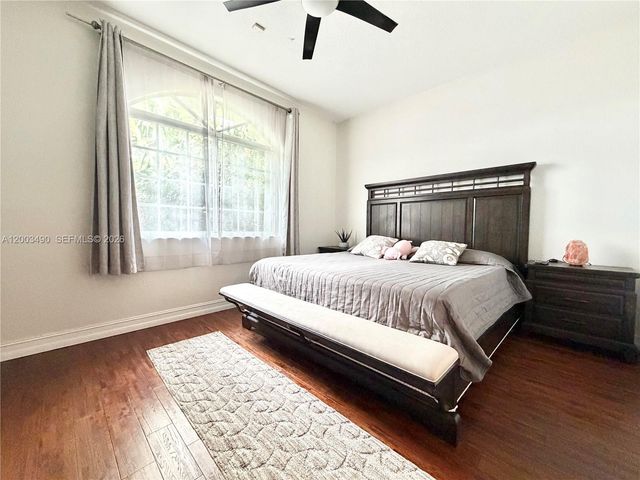 8746 NW 140th Ln, Miami Lakes, FL 33018