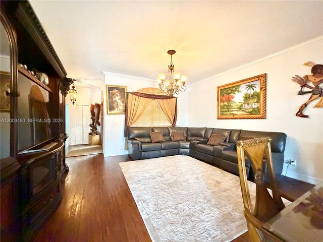 8746 NW 140th Ln, Miami Lakes, FL 33018