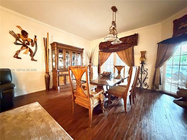 8746 NW 140th Ln, Miami Lakes, FL 33018