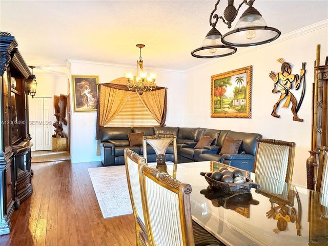 8746 NW 140th Ln, Miami Lakes, FL 33018