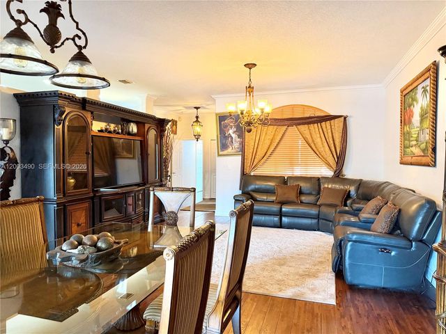 8746 NW 140th Ln, Miami Lakes, FL 33018