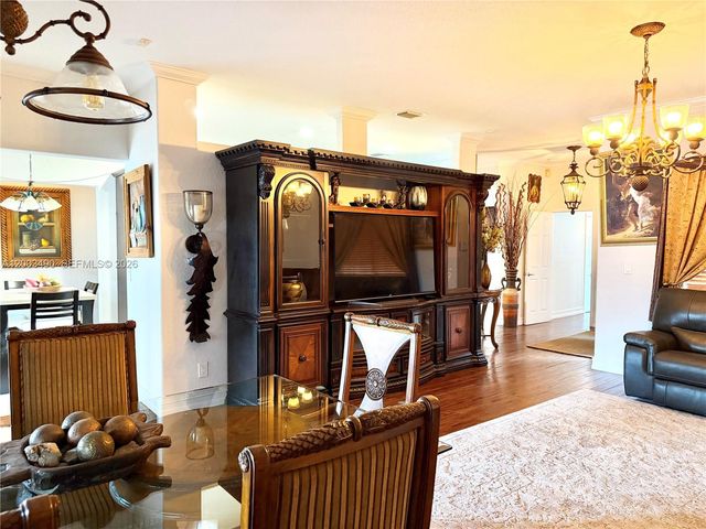 8746 NW 140th Ln, Miami Lakes, FL 33018