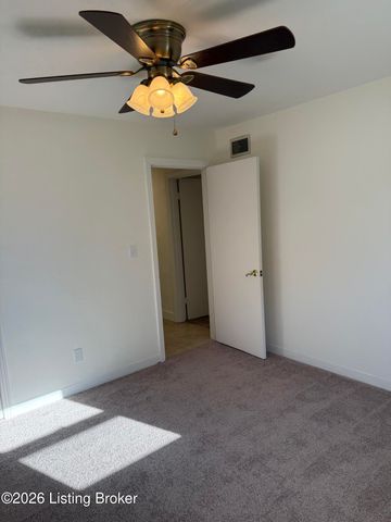 4701 Palma Rd, Louisville, KY 40272