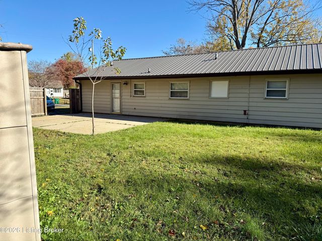 4701 Palma Rd, Louisville, KY 40272