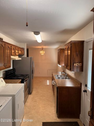 4701 Palma Rd, Louisville, KY 40272