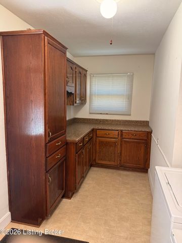 4701 Palma Rd, Louisville, KY 40272