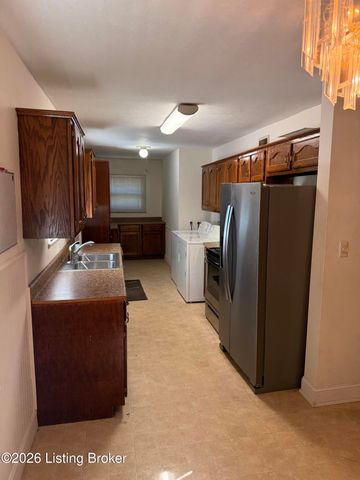 4701 Palma Rd, Louisville, KY 40272