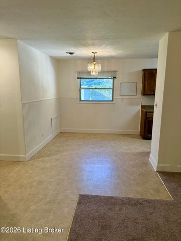 4701 Palma Rd, Louisville, KY 40272