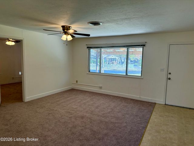 4701 Palma Rd, Louisville, KY 40272