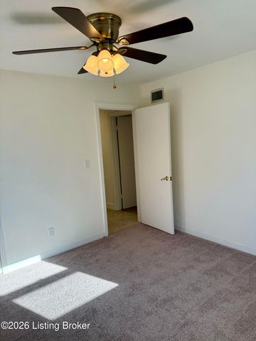 4701 Palma Rd, Louisville, KY 40272