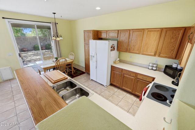 13627 W TARA Lane, Surprise, AZ 85374