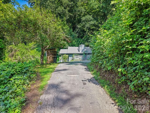 6115 Skyland Drive, Sylva, NC 28779