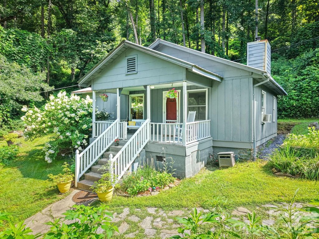 6115 Skyland Drive, Sylva, NC 28779