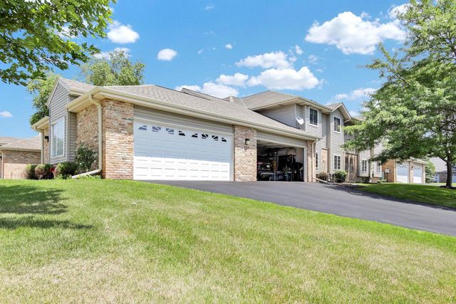 210 W Oak Leaf DRIVE #2, Oak Creek, WI 53154