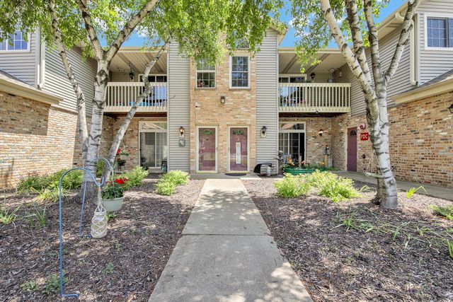 210 W Oak Leaf DRIVE #2, Oak Creek, WI 53154