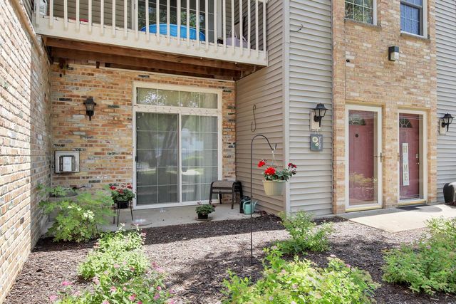 210 W Oak Leaf DRIVE #2, Oak Creek, WI 53154