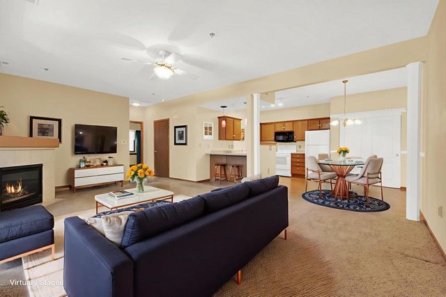 210 W Oak Leaf DRIVE #2, Oak Creek, WI 53154