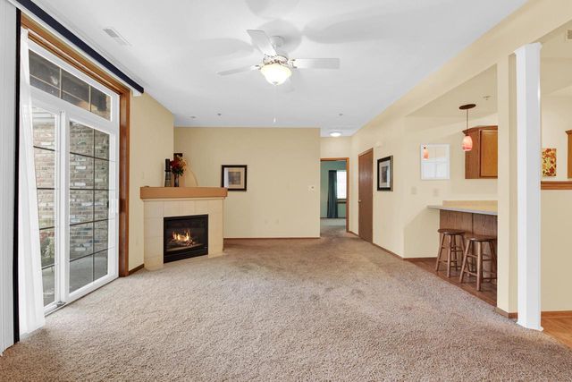 210 W Oak Leaf DRIVE #2, Oak Creek, WI 53154