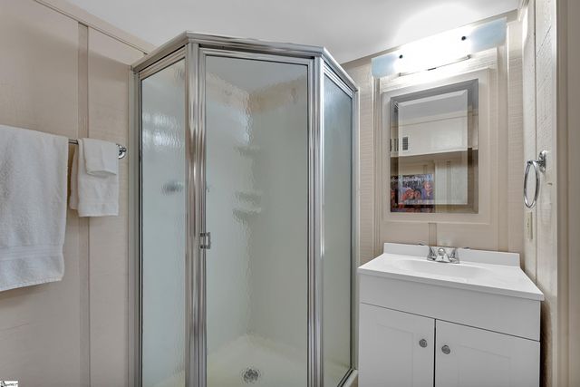 112 Rosewood Lane, Spartanburg, SC 29302