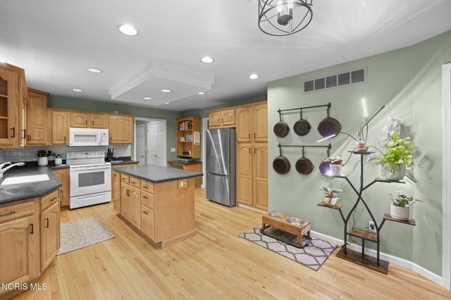337 Osage Court, Perrysburg, OH 43551