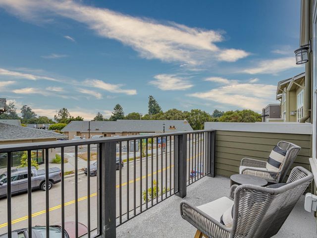 111 Aptos Village Way 3, Aptos, CA 95003