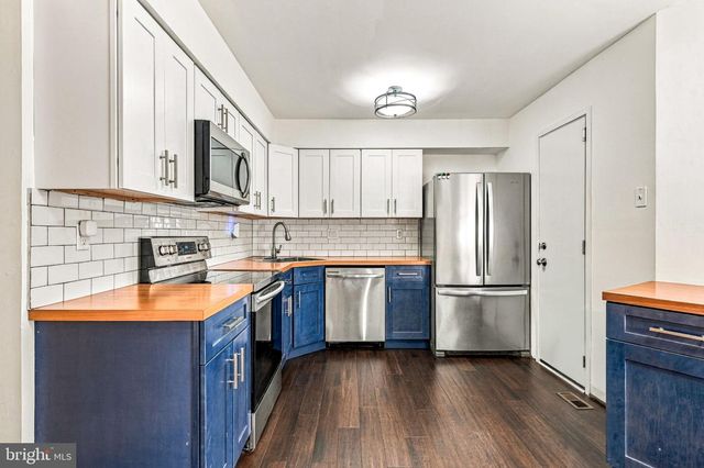 53 SOUTHGATE DR, Mount Laurel, NJ 08054