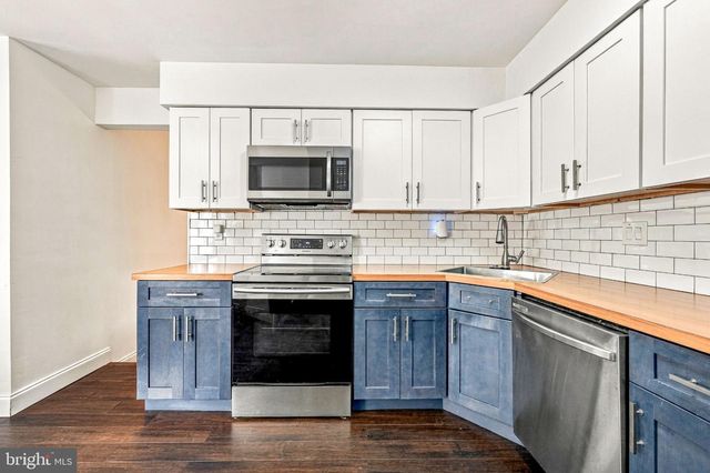 53 SOUTHGATE DR, Mount Laurel, NJ 08054