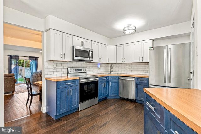 53 SOUTHGATE DR, Mount Laurel, NJ 08054