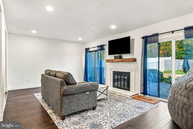 53 SOUTHGATE DR, Mount Laurel, NJ 08054