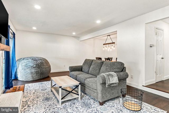 53 SOUTHGATE DR, Mount Laurel, NJ 08054