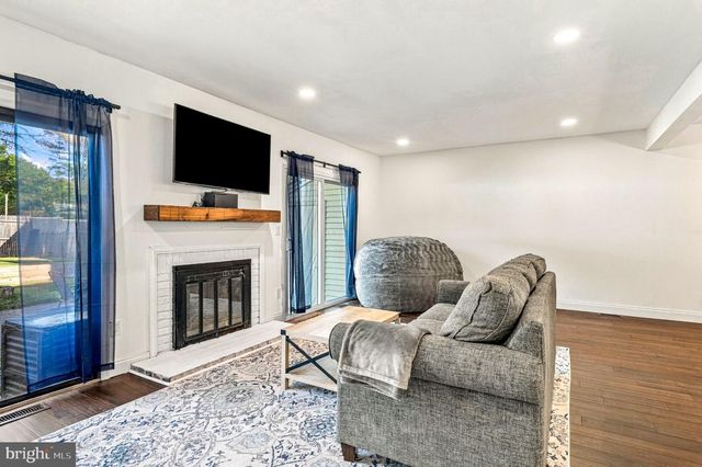 53 SOUTHGATE DR, Mount Laurel, NJ 08054