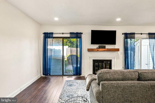 53 SOUTHGATE DR, Mount Laurel, NJ 08054