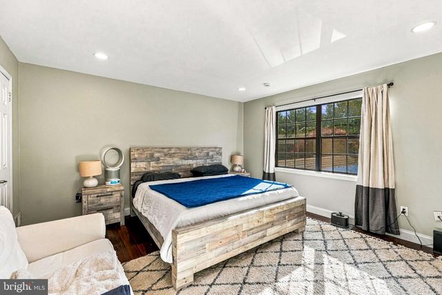 53 SOUTHGATE DR, Mount Laurel, NJ 08054