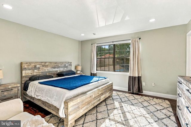 53 SOUTHGATE DR, Mount Laurel, NJ 08054