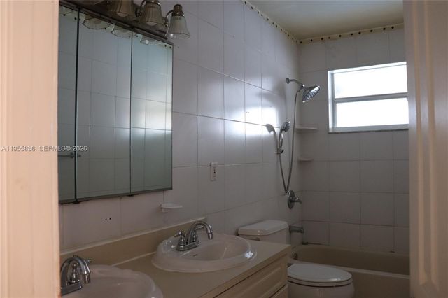 7150 Coolidge St, Hollywood, FL 33024