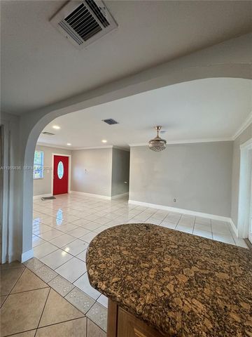 7150 Coolidge St, Hollywood, FL 33024