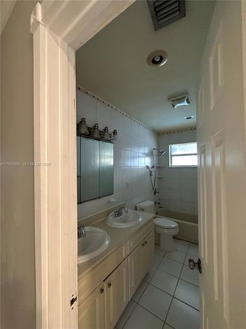 7150 Coolidge St, Hollywood, FL 33024